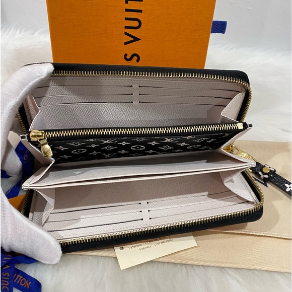 SOLD‼️Louis Vuitton Giant Monogram Crafty Zippy Wallet - Picture 8 of 17